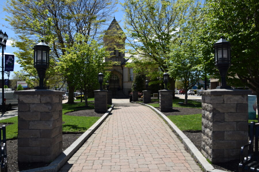 Scenic picture of the Parlin Library